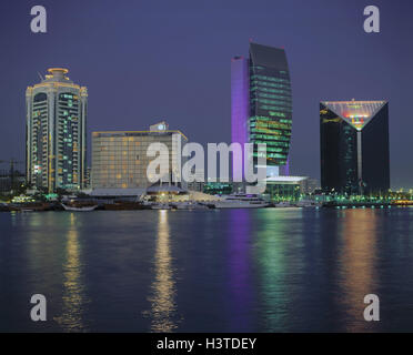 Emirats arabes unis, dubaï, Creek', 'Al-Khor, Skyline at night Banque D'Images