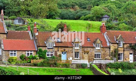 Self catering holiday cottages en bord de Sandsend North Yorkshire Angleterre UK Banque D'Images