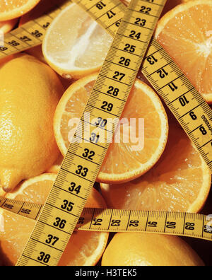 Oranges, citrons, complètement, les moitiés, ruban à mesurer les agrumes, agrumes, citron, orange, riche en vitamines, fruits, fruits, fruits, Citrus sinensis, la nutrition, la saine, la moitié, les moitiés, conscient figure, l'icône, l'alimentation Banque D'Images