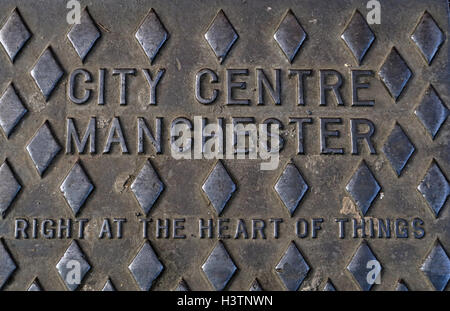 City Center Manchester Embrossed en fonte grille, en plein cœur des choses, Angleterre Royaume-Uni Banque D'Images