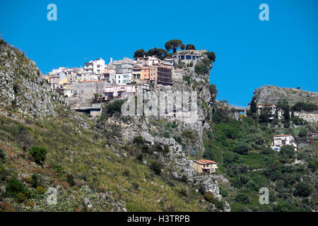 Castelmola, à proximité de Taormina, province de Messine, Sicile, Italie Banque D'Images