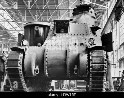 1940 1941 PREMIÈRE CHRYSLER M3 MEDIUM TANK INSPECTION FINALE SUR LA LIGNE D'ASSEMBLAGE industriel appelé LEE VERSION OU DE SUBVENTION Banque D'Images