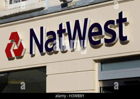 National Westminster Bank branch sign, High Street, Chelmsford, Essex Banque D'Images