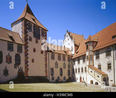 L'Allemagne, en Bavière, à l'Est de l'Allgäu, à pieds, haut château, cour intérieure, l'Europe, l'Allgäu, souabe, ville, structure, architecture, construit en 1486 - en 1505, l'état maintenant photo gallery, musée, cour, bâtiment, construction de murs de défense, peinture, peinture de façade Banque D'Images