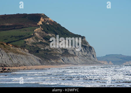 La mer près de Charmouth, à l'Est, vers Cap d'or dans la distance. Banque D'Images