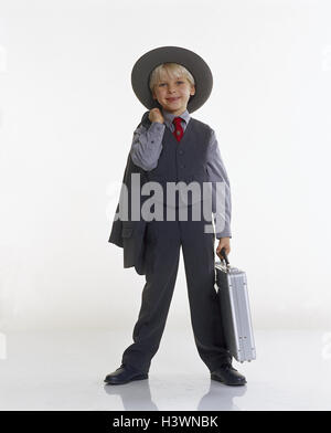 Garçon, blond, costume, cravate, soins, porte-documents, il y a sourire les enfants, enfant, doublure, adulte, homme, homme d'affaires, studio, cut out, Banque D'Images