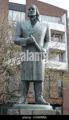 Statue de Skúli Magnusson (1711-1794) un Landfógeti par Gudmundur Einarsson (1895-1963), un illustrateur, graphiste, peintre, sculpteur, photographe, cinéaste, écrivain et alpiniste. En date du 20e siècle Banque D'Images