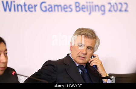 Beijing, Chine. 12 octobre, 2016. Vice-président du CIO Juan Antonio Samaranch Salisachs assiste à la conférence de presse pour la première réunion de la Commission de Coordination du CIO pour les Jeux Olympiques d'hiver XXIV en 2022 Beijing Beijing, capitale de la Chine, le 12 octobre 2016. Source : Xinhua/Alamy Live News Banque D'Images