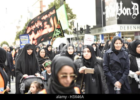 Londres, Royaume-Uni. 12 octobre, 2016. Les musulmans au cours de la marche 2016 Ashura jour dans Oxford Street - Crédit : Stefano Padoan/Alamy Live News Banque D'Images