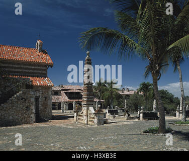 La République dominicaine, Altos de Chavon, vue locale, l'église, San Estanislao Karibik, îles antillais, îles des Caraïbes, les Antilles, l'île Hispaniola, La Romana, village de l'artiste, colonie, simulation, settleme Méditerranée Banque D'Images