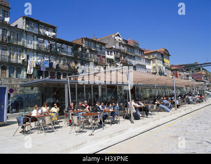 Le Portugal, l'affranchissement, il y du PCSRA, Ribeira street cafe, vous, en Europe, de la ville, Vieille Ville, maisons, maisons résidentielles, gastronomie, café, visiteur, vous, touristes, tourisme Banque D'Images