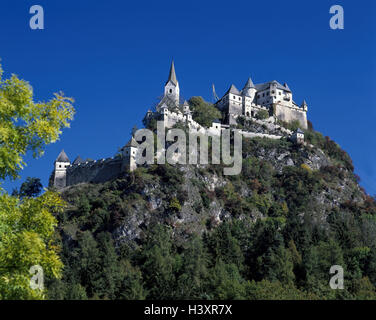 L'Autriche, la Carinthie, haute montagne, blague de Pâques, château fort, en 1570-86, l'Europe, hill, lime rock, la bile, château, château, forteresse, de la structure, de la construction, de l'endroit d'intérêt, de la culture, de l'automne Banque D'Images