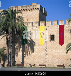 L'Espagne, l'Elks, Palacio de Altamira, détail, Fortaleza de la Senoria, forteresse, structure, château, de palmiers, de drapeaux Banque D'Images
