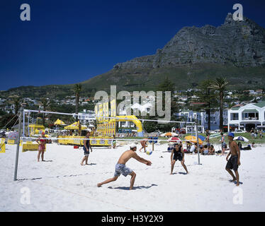 Au sud, l'Afrique, Cap, ville, vue, mesa, Camps Bay, plage, Beachvolleyball, Afrique, province du Cap ouest, ville, capitale, ville, Cap, plage de sable, volley-ball, randonnée, 1086 m, point d'intérêt, vue, touristiques, les baigneurs, les vacanciers Banque D'Images