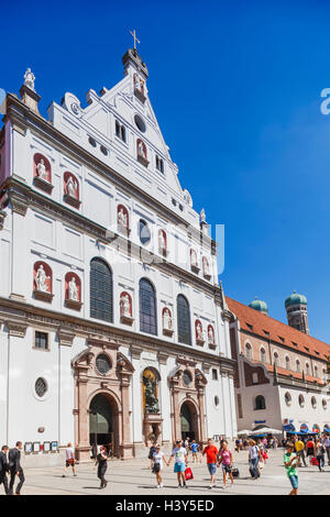 Germany, Bavaria, Munich, Neuhauser Strasse, St Michael's Church Banque D'Images