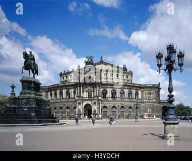 Allemagne, Saxe, Dresde, Semperoper, statue équestre, roi Johann Europa, l'Est de l'Allemagne, la structure, l'architecture, l'architecture, la place d'intérêt, l'opéra Semper, opéra, opéra, opéra d'état de Saxe, architecte Gottfried Semper, monument, statue, arti Banque D'Images