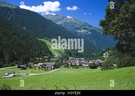 Autriche, Vorarlberg, Montafon, Partenen, vue locale, l'été, l'Europe, Gaschurn-Partenen, paysage de montagne, montagne, vallée, place, maisons, maisons d'habitation, un centre touristique, à l'extérieur Banque D'Images