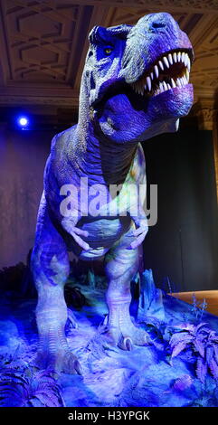 Dinosaures animatroniques (T-Rex). Animatroniques se réfère à l'utilisation de dispositifs robotisés pour émuler les caractéristiques naturelles d'un objet inanimé. En date du 21e siècle Banque D'Images