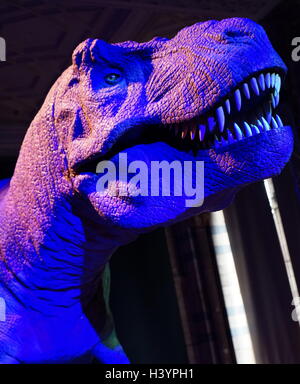 Dinosaures animatroniques (T-Rex). Animatroniques se réfère à l'utilisation de dispositifs robotisés pour émuler les caractéristiques naturelles d'un objet inanimé. En date du 21e siècle Banque D'Images