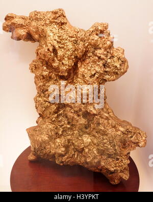 Le plus grand modèle de Golden Nugget trouvés en Australie. En date du 20e siècle Banque D'Images