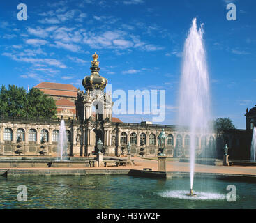 Allemagne, Saxe, Dresde, chenil, longue galerie, objectif de la Couronne, de l'eau des fontaines, l'Europe, la ville, capitale de l'État, partie commune, point d'intérêt, ancienne forteresse, Architecture, bâtiment, architecte, M.d.pöppelmann, style architectural baroque, baroque, usine, b Banque D'Images