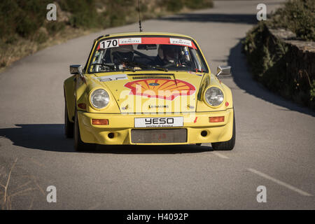 PALASCA, CORSE - 7 octobre 2016. V Jaudinaud & J Laurin concurrence sur les Porsche en 2016 Tour de Corse Historique Banque D'Images