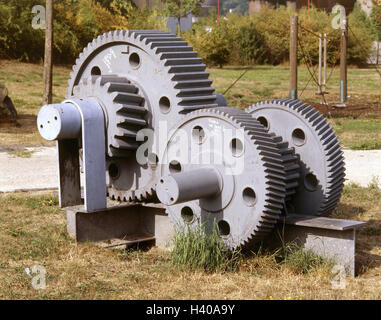 Allemagne, Sarre, Neunkirchen, hut park, Sculpture 'engrenages', l'Europe, ville, Parc, jachère industrielle, ancienne ferronnerie, grande pièces de machine, pièce de machine, point d'intérêt, la culture Banque D'Images