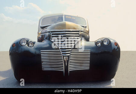 Old-timer, Chrysler 'De Soto', fabrication de l'année 1938, en vue de l'avant seulement remanié sur voiture, voiture de tourisme, véhicule, noir, vieux, Nostalgie, nostalgie, cultivé, de collection, objet de collection, objet de collection, de luxe, précieuse, symbole de statut social, nous Banque D'Images