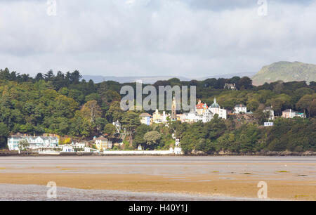 Portmeirion sur l'Afon Glaslyn, Parc National de Snowdonia, Gwynedd, au nord du Pays de Galles, Royaume-Uni Banque D'Images