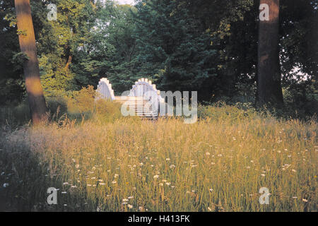 Allemagne (Saxe-Anhalt), empire, 5 jardin flower meadow, "pont blanc", l'Europe, "le milieu" de l'Elbe, de la biosphère, le jardin, en anglais, le plus grand et le plus ancien parc paysage, Kontinentaleuropas considérablement, l'horticulture, parc de loisirs, s'appuie je Banque D'Images