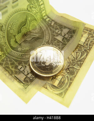 Argent, billets de banque, dollar, monnaie, billets, pièces de monnaie euro euro, dollar, monnaie, monnaies, l'Europe, l'Amérique, les USA, meanses, paiement en manière américaine, européenne, de valeur, d'une manière différente, des devises étrangères, la comparaison, la confrontation, l'un, l'un, toujours la vie, Banque D'Images