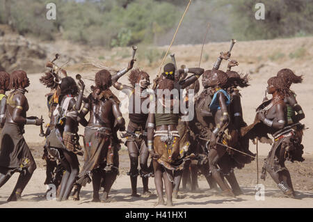 L'Éthiopie, Turmi, Hamer, femmes danse rituelle, le modèle ne libération !, de l'Afrique, au nord-est, en Afrique du Sud, Éthiopie, Ityopia, lieu, un village, une race primitive, la souche, la souche Hamer Hamer, les femmes, les noirs, les Africains, les Éthiopiens, catenas, bijoux, culture, tradition, tr Banque D'Images