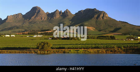 Au sud, l'Afrique, la Province du Cap, Stellenbosch, vignoble, 'Aventur', vignobles, Helderberg, river, Afrique du Sud, la Province du Cap, Cape province, région viticole, viticulture, région viticole, bonne maison, architecture, Cape-Dutch, vallée Jonkershoek, montagnes, Somerset West, vignes, soleil, Banque D'Images