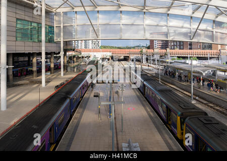 La gare Victoria de Manchester plates-formes Banque D'Images