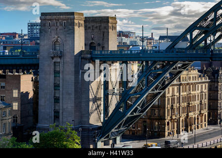 Le Tyne Bridge était le plus grand pont à travée unique au Royaume-Uni, lorsqu'il est ouvert. Banque D'Images