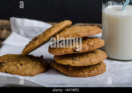 Tarte à la crème d'avoine fait maison avec de délicieux biscuits crémeux et remplissage Banque D'Images