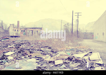 Rubble at dilapidated factory, Detroit, Michigan, United States Banque D'Images