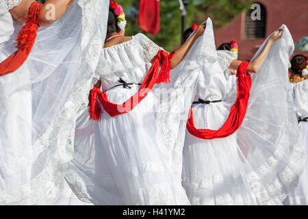 Danseurs mexicains, le jour de l'indépendance mexicaine, 16 de Septiembre Celebration (similaire à Cinco de Mayo), Old Mesilla, près de Las Cruces, Nouveau Mexique, USA Banque D'Images