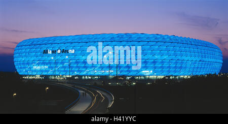 L'Allemagne, la Haute-Bavière, München-Fröttmaning Fußballstadion, Alliance, arena, bleu, éclairé, pas de biens, Europe, Bavaria, stadium, stade, patinoire, sport alliance arena, football, football, architecture, moderne, novateur, construit 2 Banque D'Images