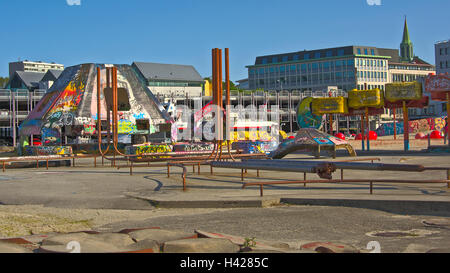 Geopark : aire urbaine construite à partir de matériaux recyclés de l'industrie de l'huile à côté du musée de l'huile à Stavanger. Banque D'Images