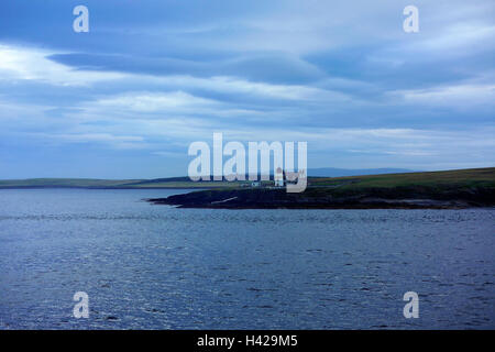 Ecosse, îles Orcades, principal pays, côte, maison, phare, crépuscule, Grande-Bretagne, îles Orcades du Sud, Orkneyinseln, island, Orkney, paysage, nature, la mer, l'eau, de la construction, destination, voyage, personne, l'isolement, crépuscule, soir, Ciel, nuages, Bleu, Banque D'Images