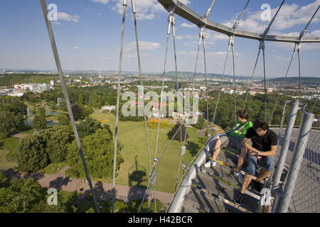 Allemagne, Bade-Wurtemberg, Stuttgart, hauteur park mountain, Killes Killesbergturm, escalier extérieur, visiteur, Banque D'Images