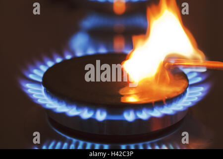 Match, flamme de gaz, l'accent culinaire, cuisinière à gaz, détail, Banque D'Images