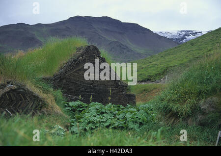 L'Islande, Laufas, musée, maisons d'ode de gazon, tourbe ferme, retour, l'île, l'Islande, point d'intérêt, maisons, maisons résidentielles, herbe, prairie, ciel de toit, cloudies, à l'extérieur, déserte, Banque D'Images