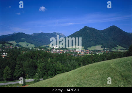 Allemagne, Bavière, Bade-Wurtemberg, Ruhpolding, vue locale, de l'église, l'été, l'Europe, la Haute-Bavière, Traunstein, place, maisons, maisons, église paroissiale, paysage de montagnes, montagnes, l'été Banque D'Images