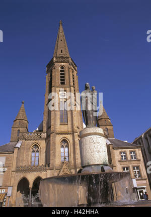 Allemagne, Sarre, Saarlouis, Ludwig's Church, détail, fontaine, de l'Europe, la ville, le grand marché, église, église paroissiale, structure, historiquement, puits, statue en bronze, la statue de Marien, de la culture, de l'endroit d'intérêt Banque D'Images