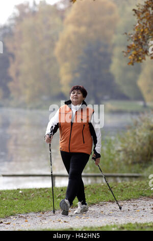 Lacs cours senior marche nordique femme 60 70 ans meilleur age vetements de sport sportily motion executez la technologie etages l etage entree sport sport hobby loisirs sport tendance l activite de r...