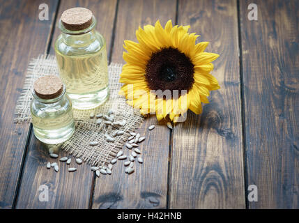 La vie jusqu'à l'huile de graines de tournesol et de bouteilles, Banque D'Images