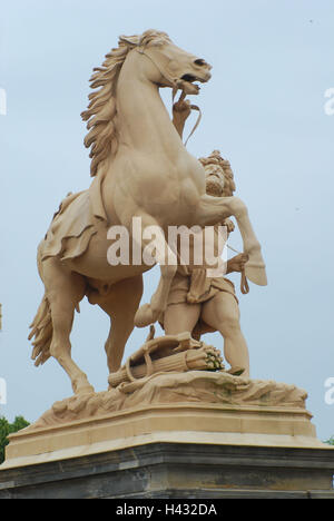 L'Allemagne, 1, Schwerin, pont du château, sculpture, Obotrit son cheval, de retenue Banque D'Images