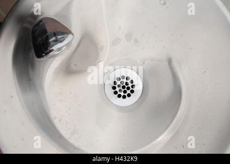 Les éviers, détail, vidanger, humides, de haut en acier inoxydable, cymbales, Éviers en inox, évier, lavabo, tamis, tamis de vidange, l'eau chute, chute, de l'humidité, l'humidité, l'icône, laver, vide, Banque D'Images